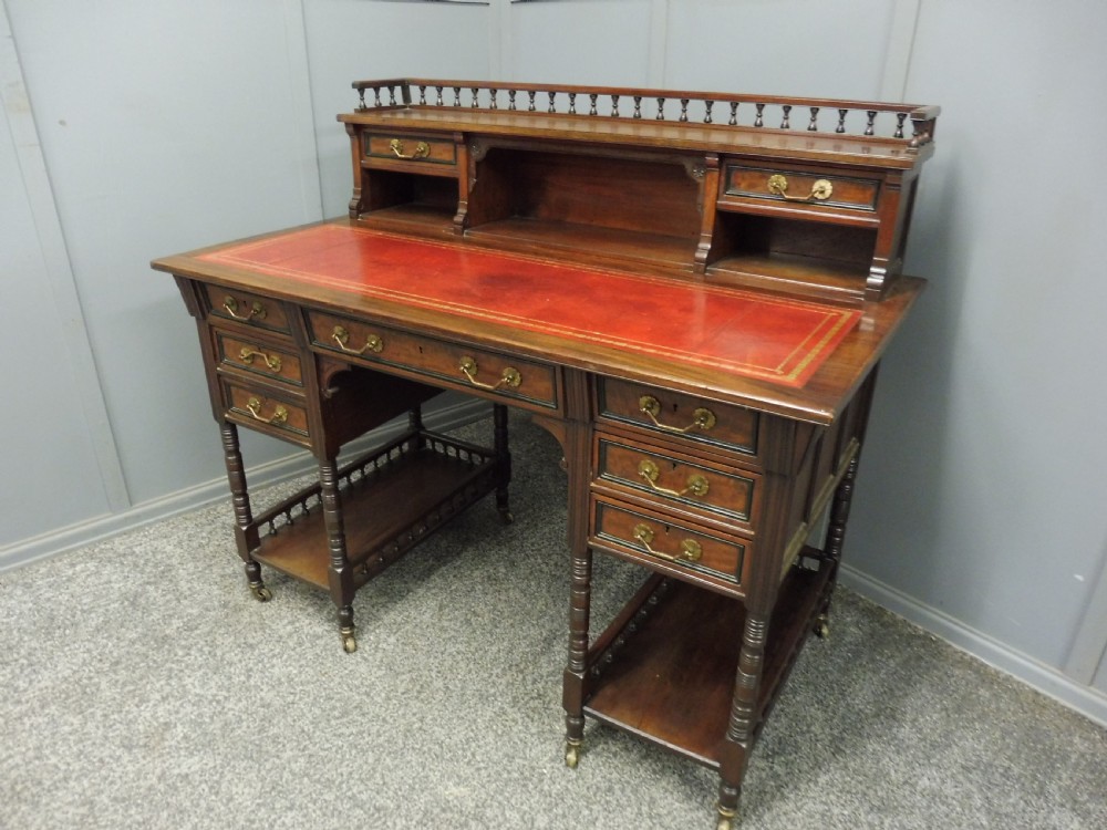19TH CENTURY MAHOGANY DESK