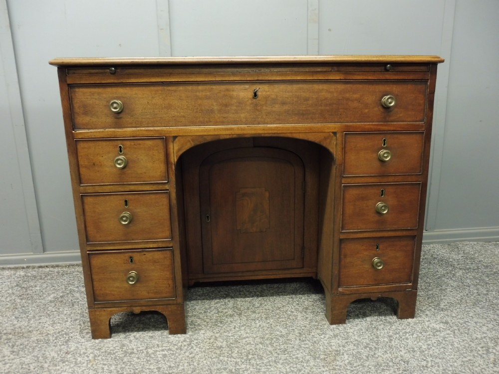 GEORGIAN MAHOGANY KNEEHOLE DESK CIRCA 1780-1800