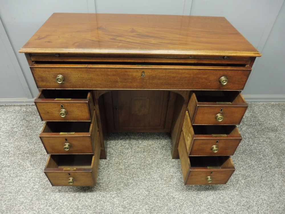GEORGIAN MAHOGANY KNEEHOLE DESK CIRCA 1780-1800 View VI