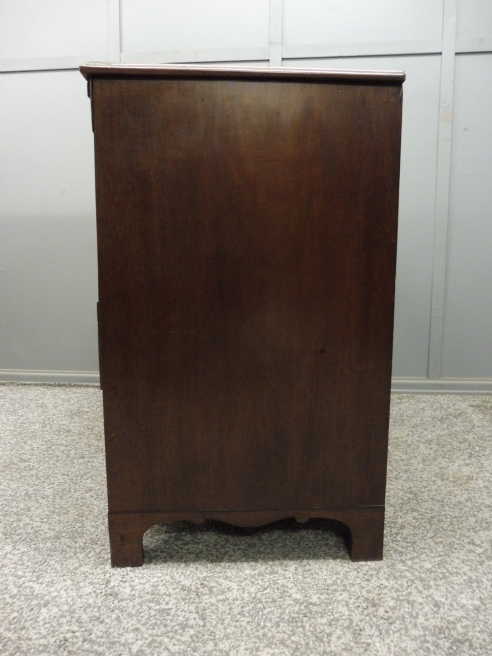 GEORGIAN MAHOGANY KNEEHOLE DESK CIRCA 1780-1800 View IX