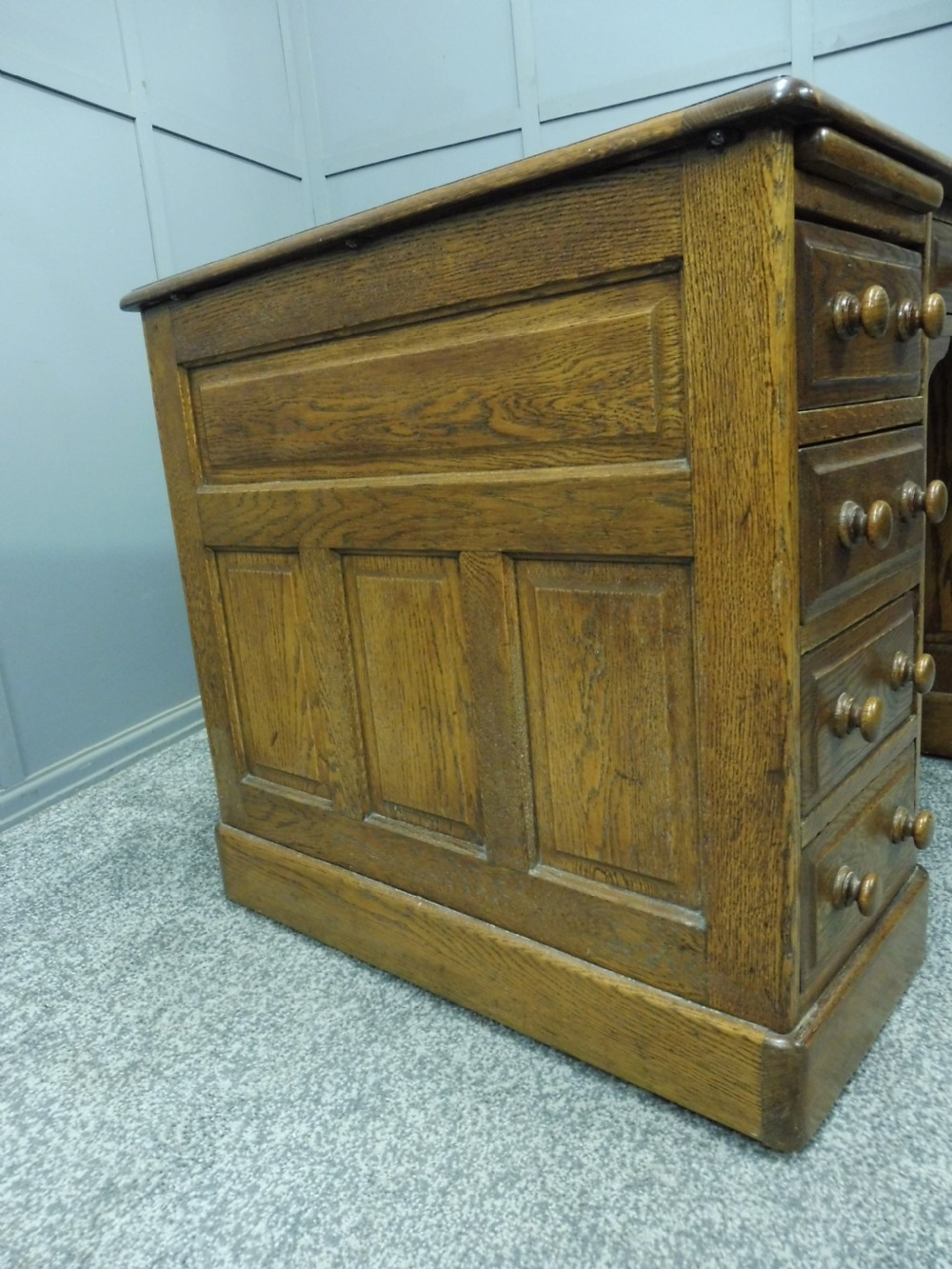 OAK LEATHER TOPPED DESK View VII