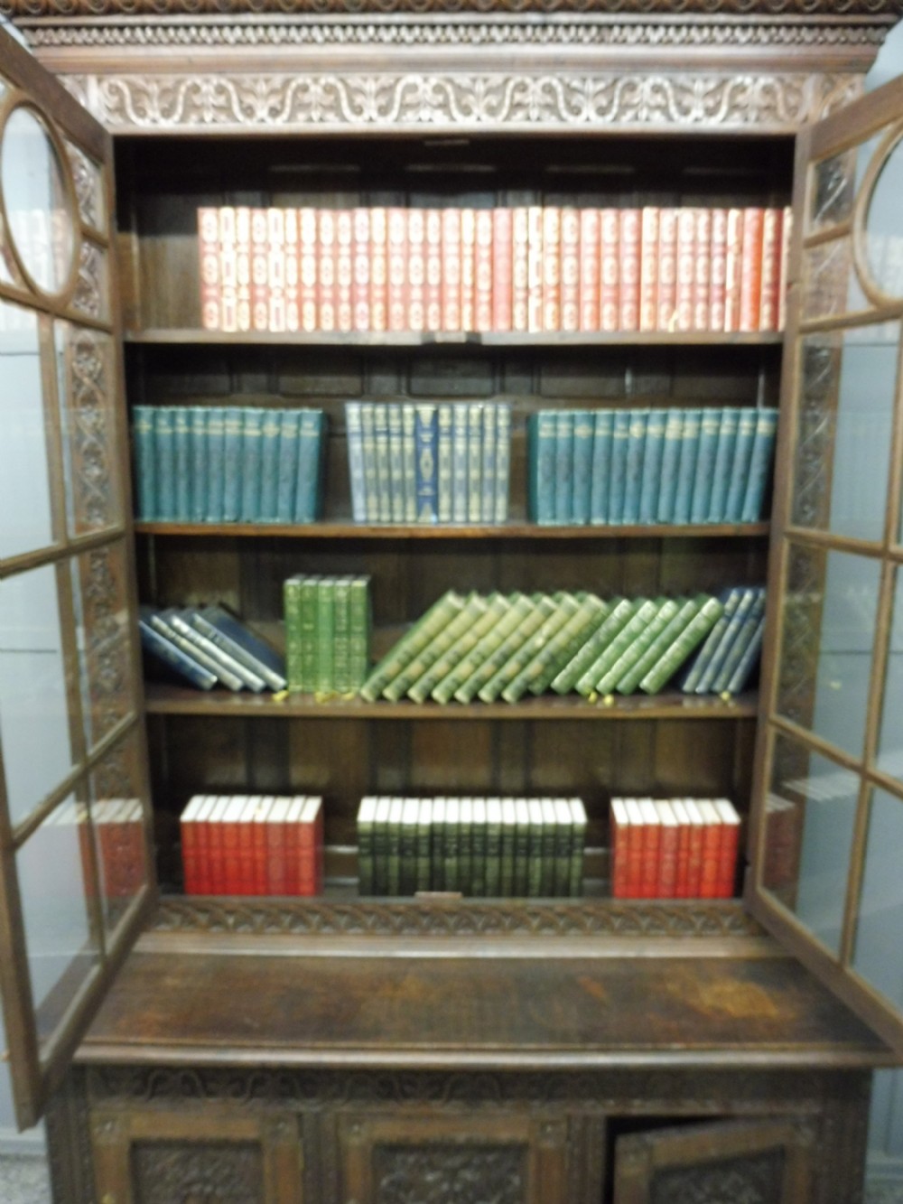 LARGE VICTORIAN CARVED OAK BOOKCASE View VII