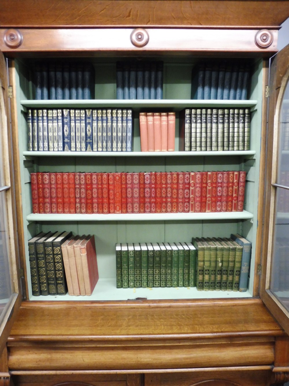 19TH CENTURY OAK AND MAHOGANY BOOKCASE View VIII