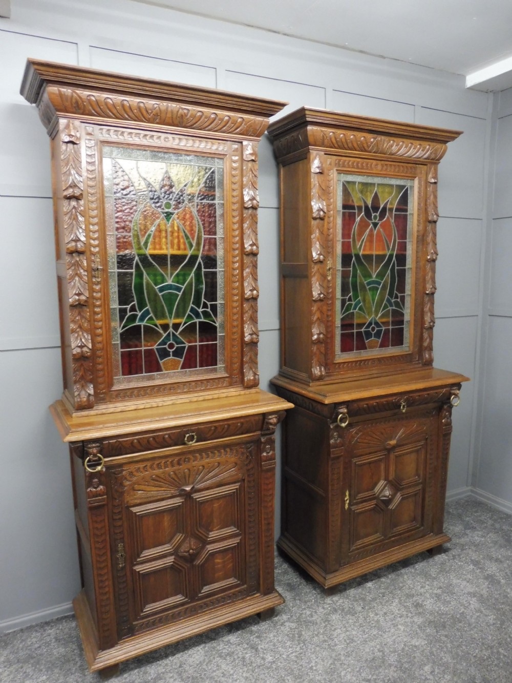 EXCELLENT PAIR OF OAK BOOKCASES