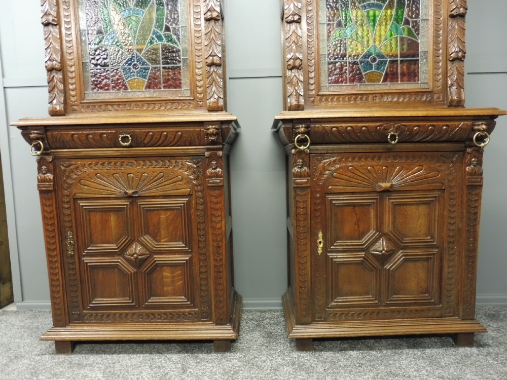 EXCELLENT PAIR OF OAK BOOKCASES View IV