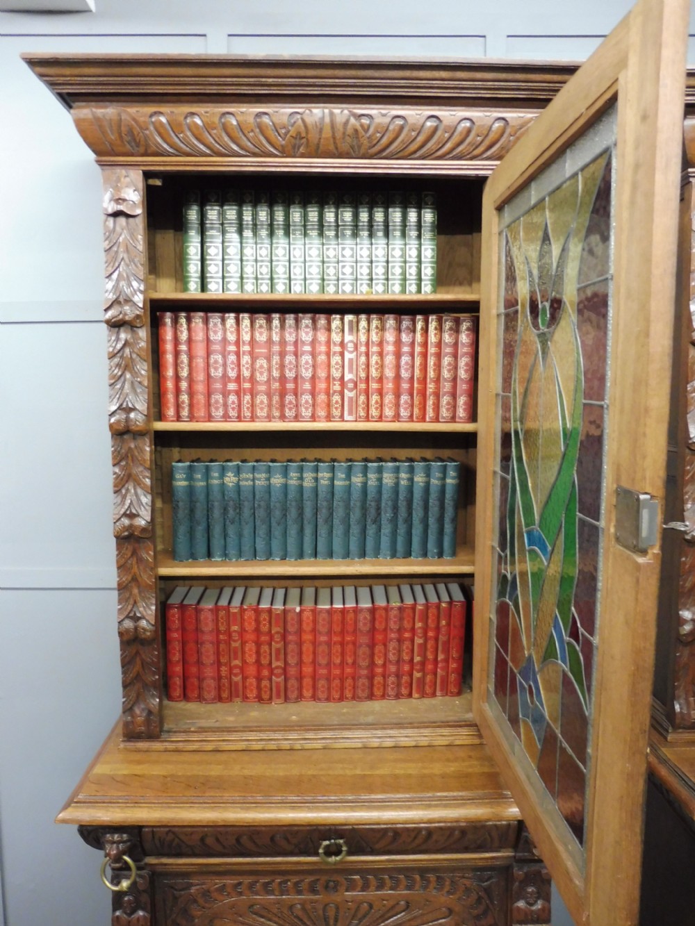 EXCELLENT PAIR OF OAK BOOKCASES View V