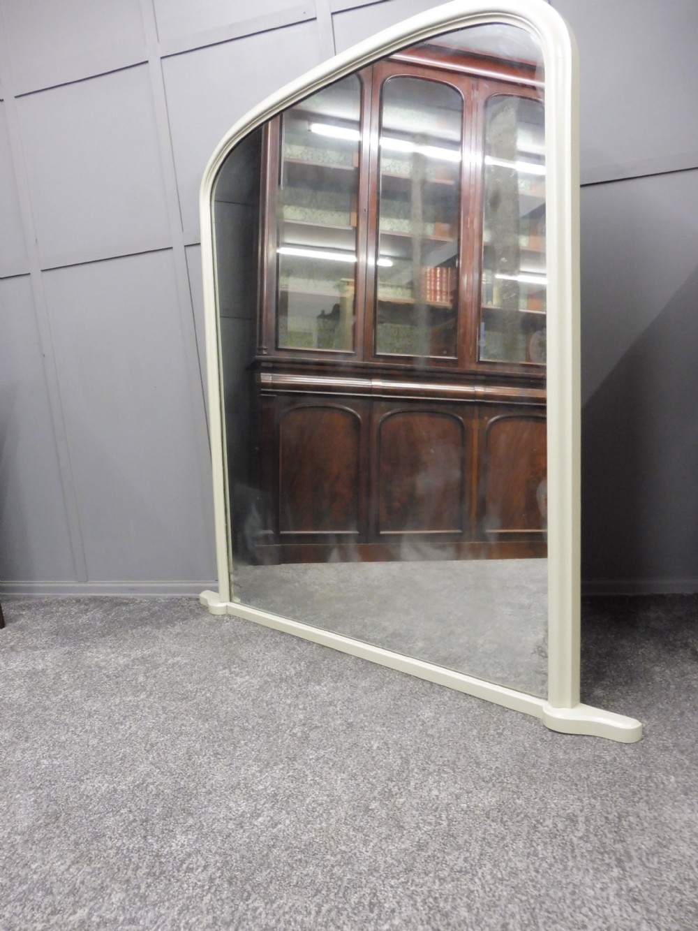 LARGE VICTORIAN MIRROR View II
