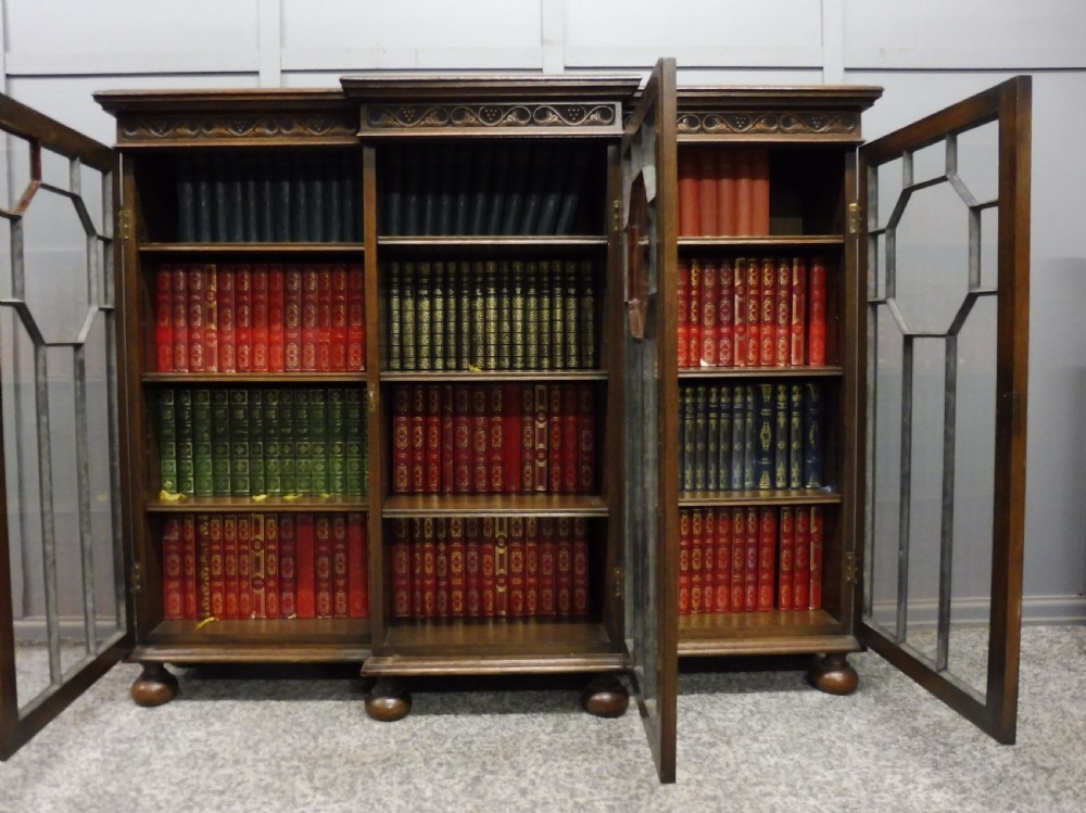 SMALL OAK BREAKFRONT BOOKCASE  View VI