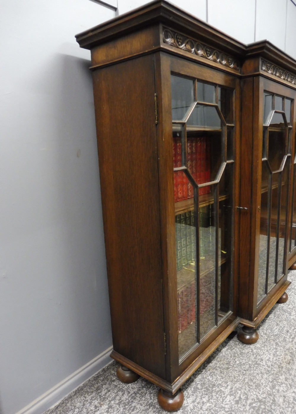 SMALL OAK BREAKFRONT BOOKCASE  View VIII