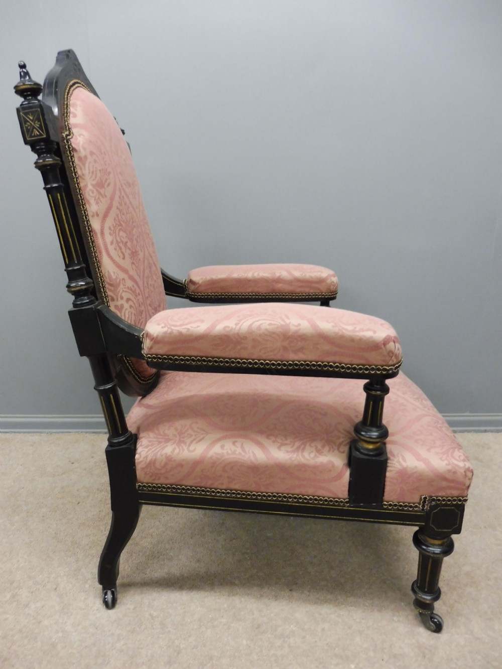 EXCELLENT QUALITY VICTORIAN ARMCHAIR View IX