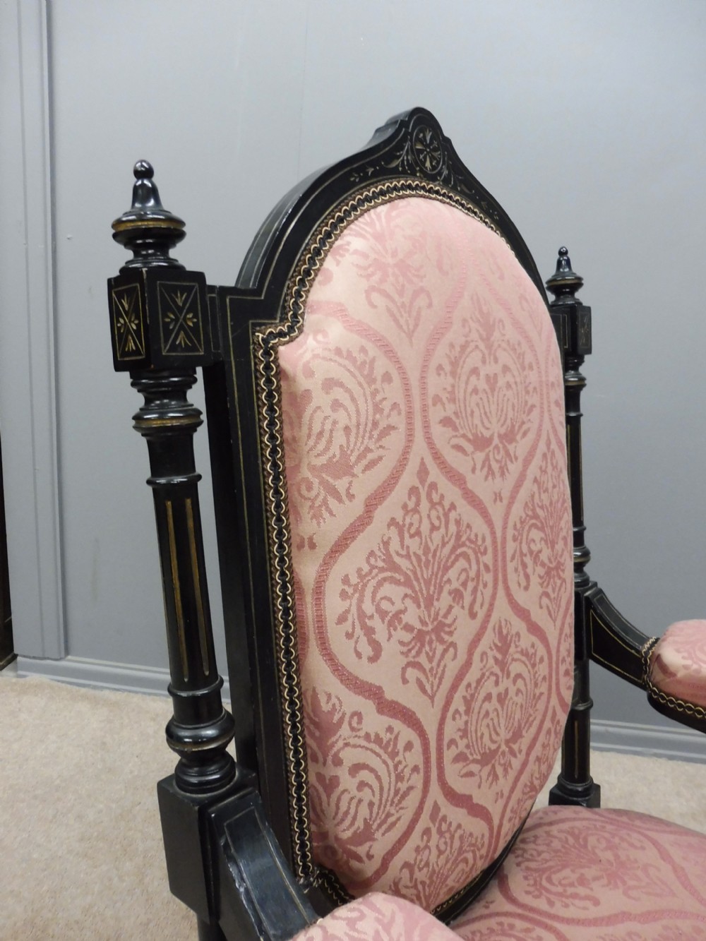 EXCELLENT QUALITY VICTORIAN ARMCHAIR View X