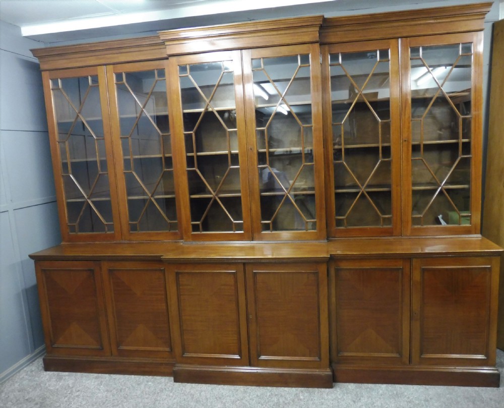 VERY LARGE MAHOGANY GEORGIAN STYLE UNIVERSITY BOOKCASE  View II