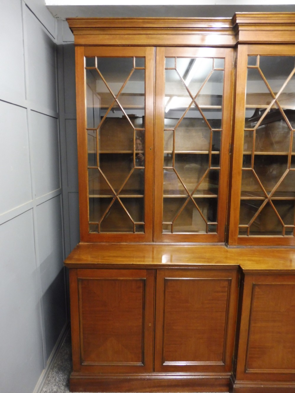 VERY LARGE MAHOGANY GEORGIAN STYLE UNIVERSITY BOOKCASE  View VI