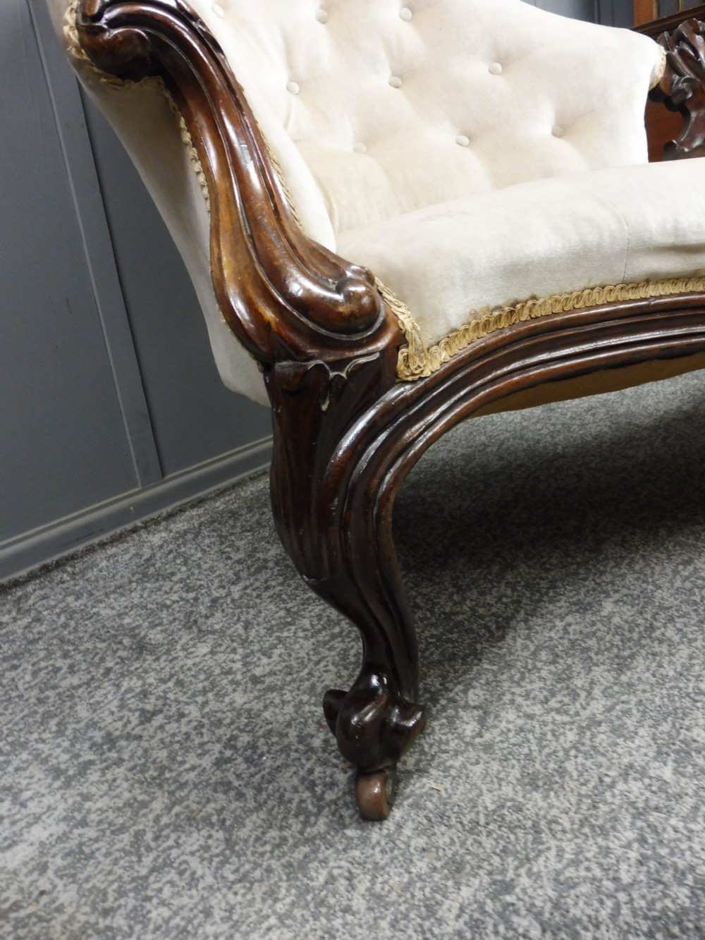 LARGE VICTORIAN SOFA FOR RECOVERING View IV