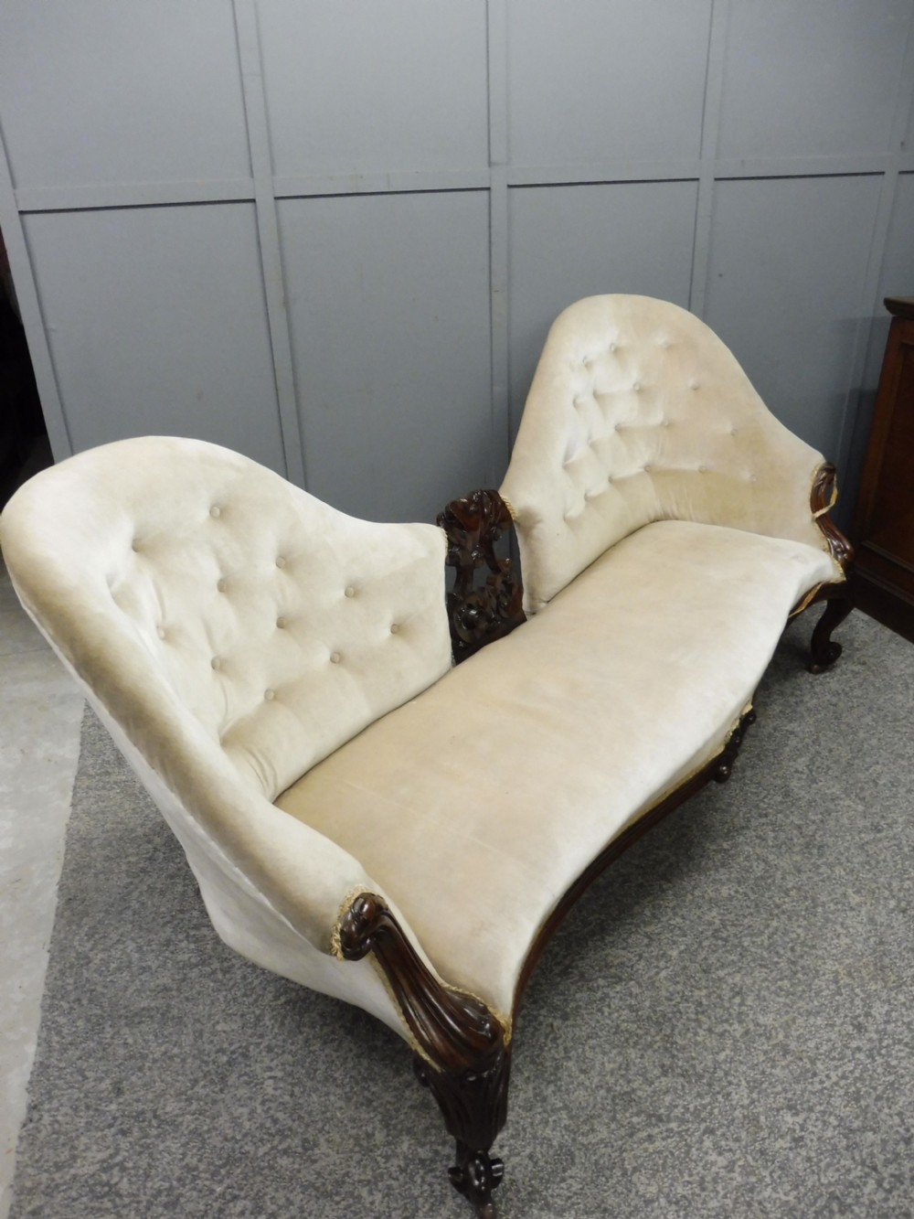 LARGE VICTORIAN SOFA FOR RECOVERING View VIII