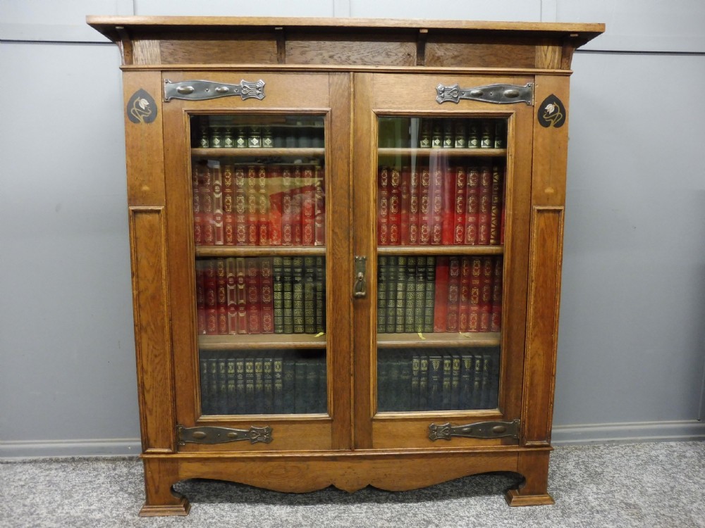 OAK ARTS AND CRAFTS BOOKCASE