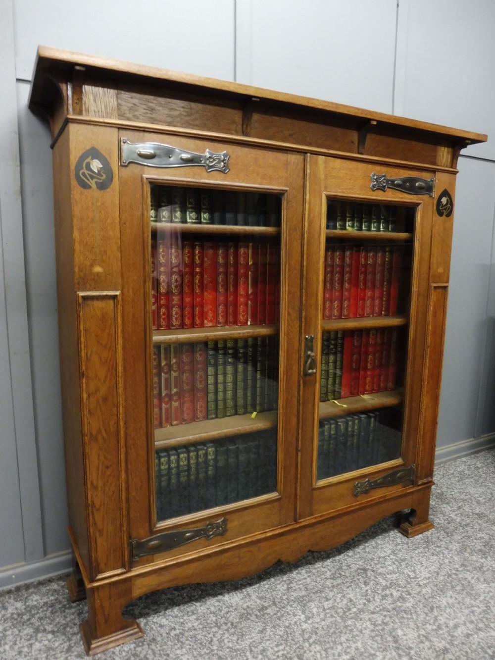 OAK ARTS AND CRAFTS BOOKCASE View II