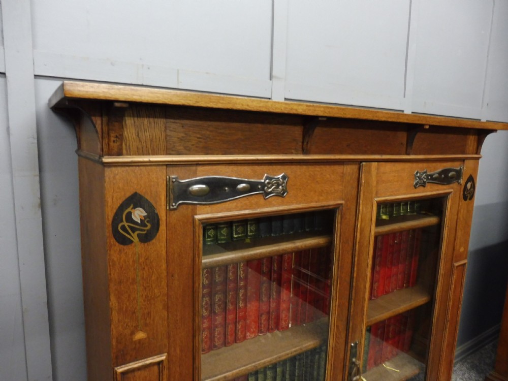 OAK ARTS AND CRAFTS BOOKCASE View III