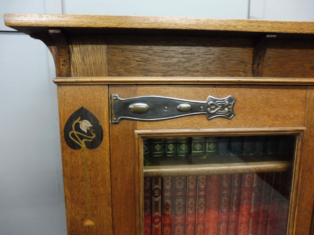 OAK ARTS AND CRAFTS BOOKCASE View V