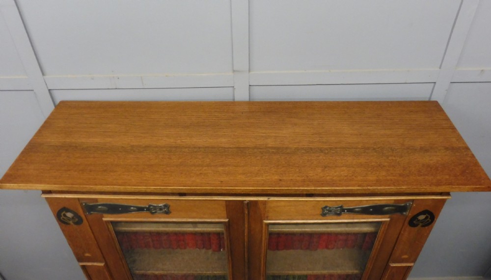 OAK ARTS AND CRAFTS BOOKCASE View IX