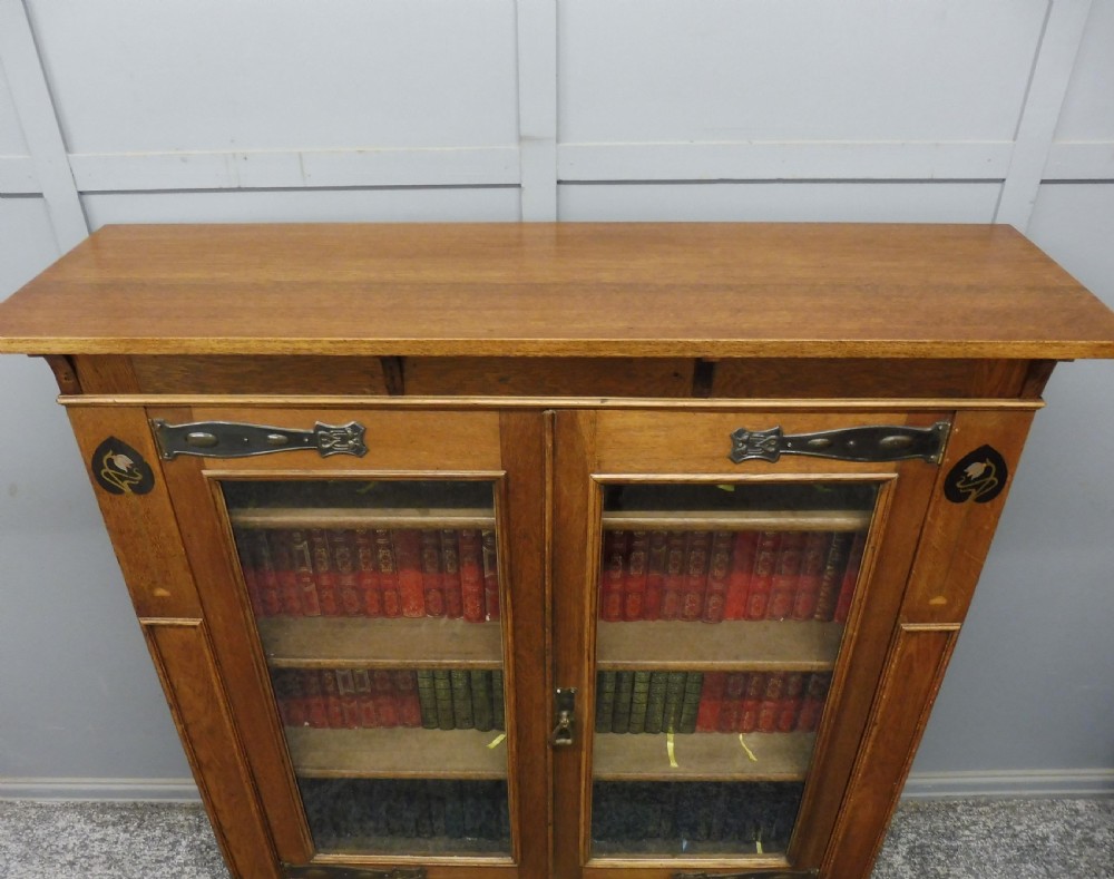 OAK ARTS AND CRAFTS BOOKCASE View X