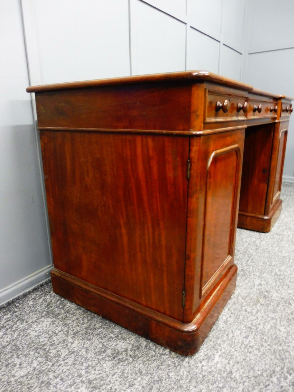 VICTORIAN MAHOGANY DESK View VII
