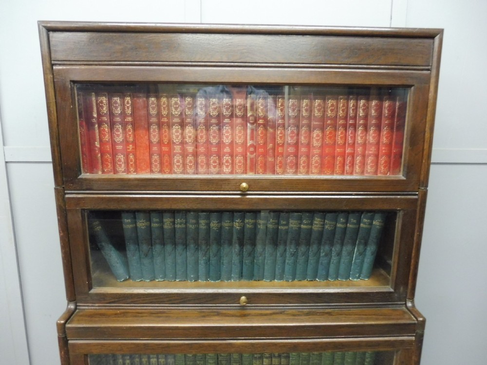 GUNN LAWYERS BOOKCASE View IV
