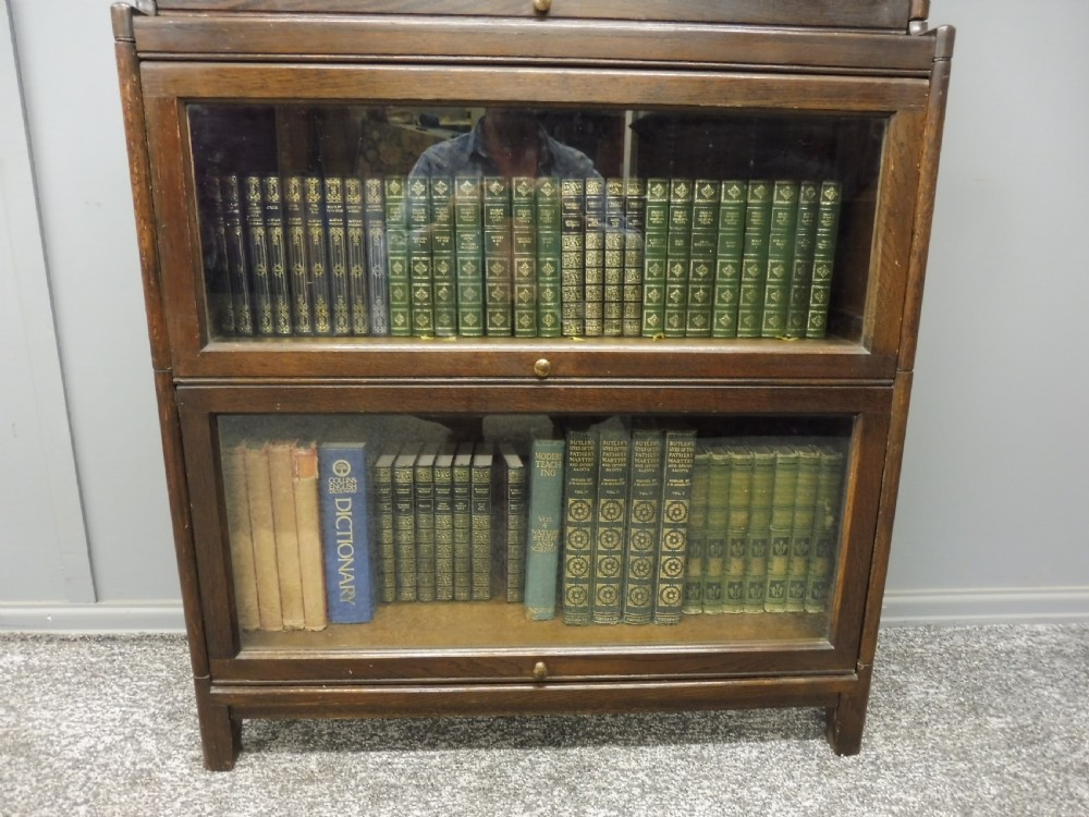 GUNN LAWYERS BOOKCASE View V