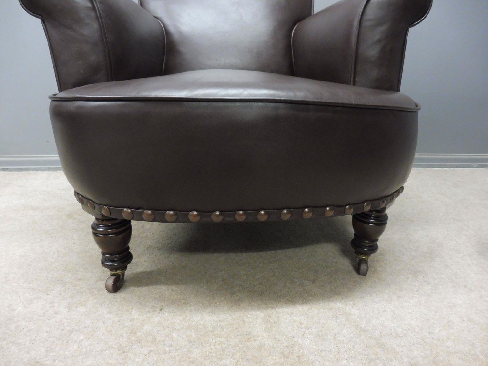 GOOD PAIR OF ANTIQUE LEATHER ARMCHAIRS View V