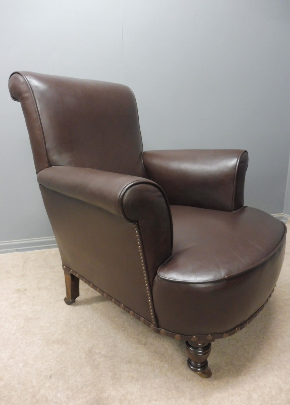GOOD PAIR OF ANTIQUE LEATHER ARMCHAIRS View VI