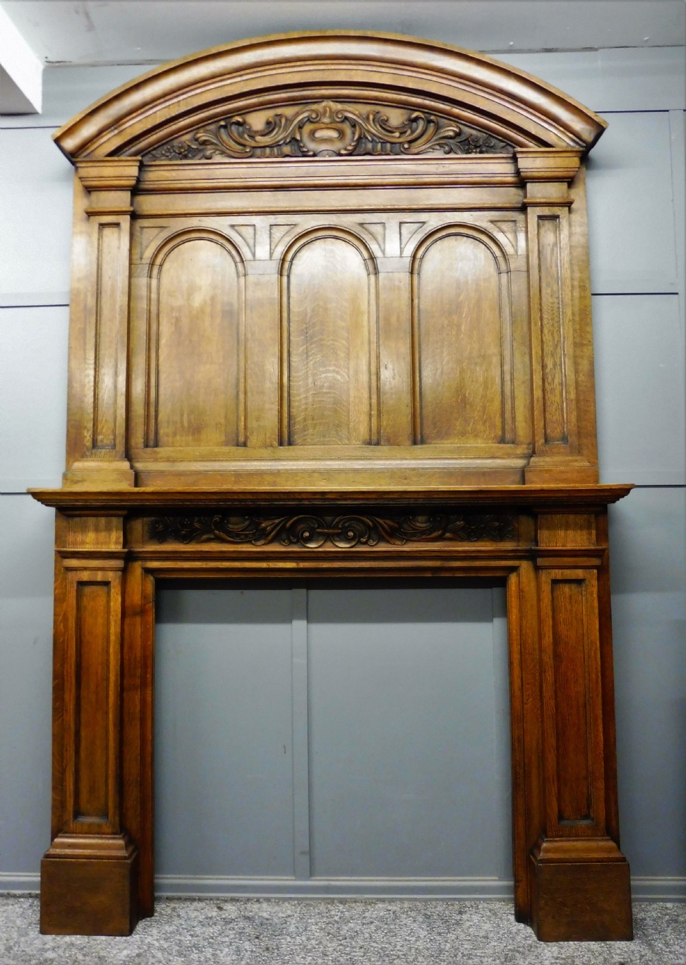 LARGE OAK 19TH CENTURY FIRE SURROUND