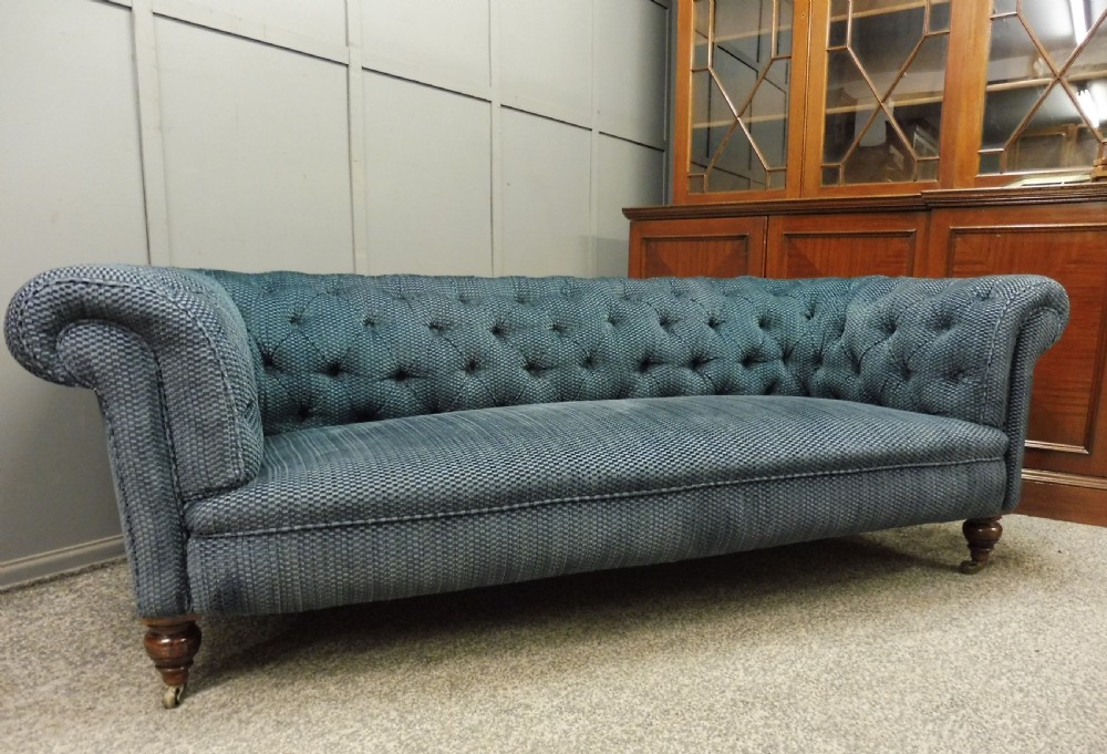 VICTORIAN CHESTERFIELD SOFA