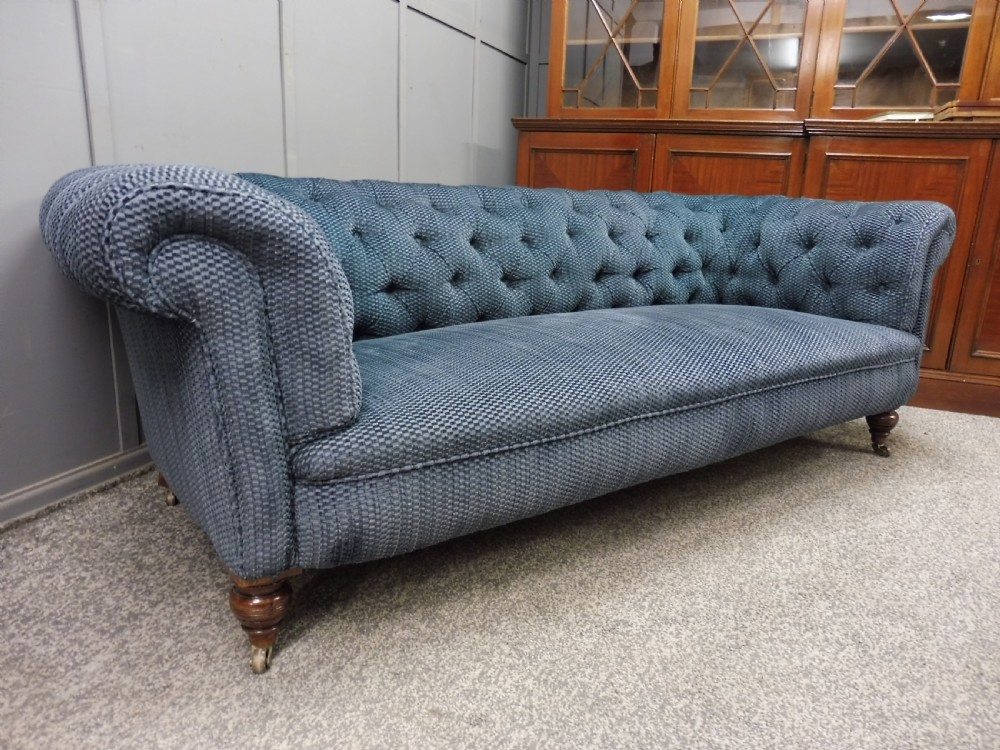 VICTORIAN CHESTERFIELD SOFA View II