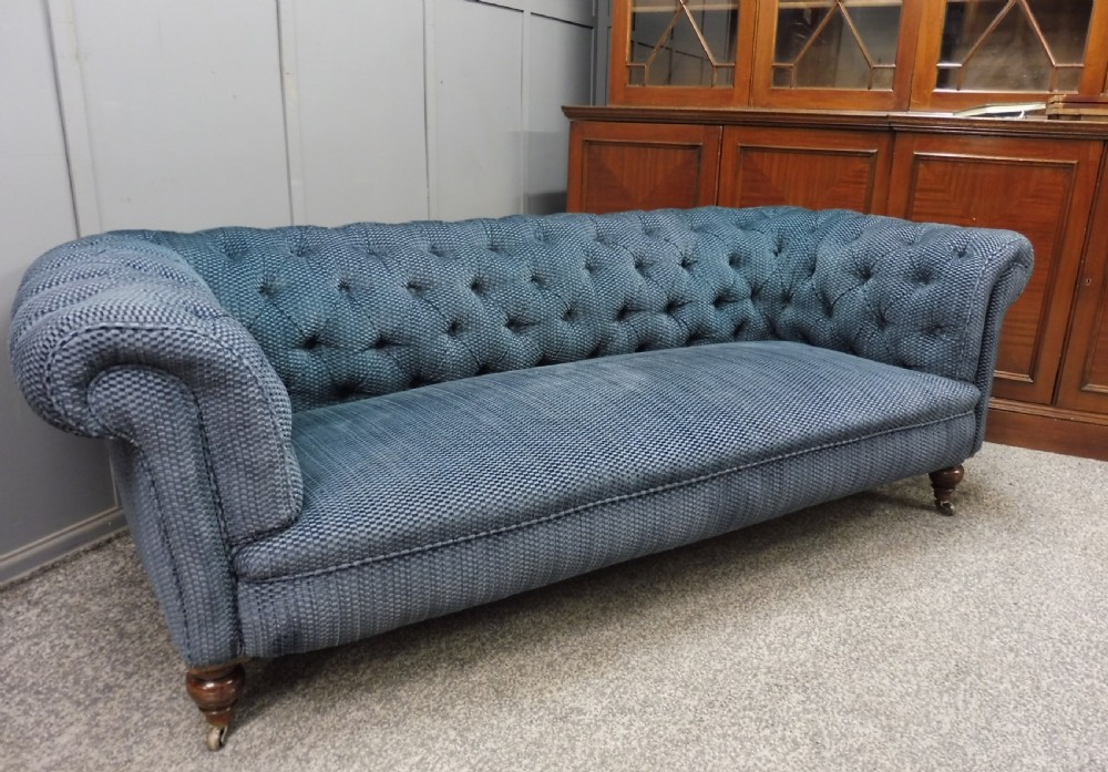 VICTORIAN CHESTERFIELD SOFA View III