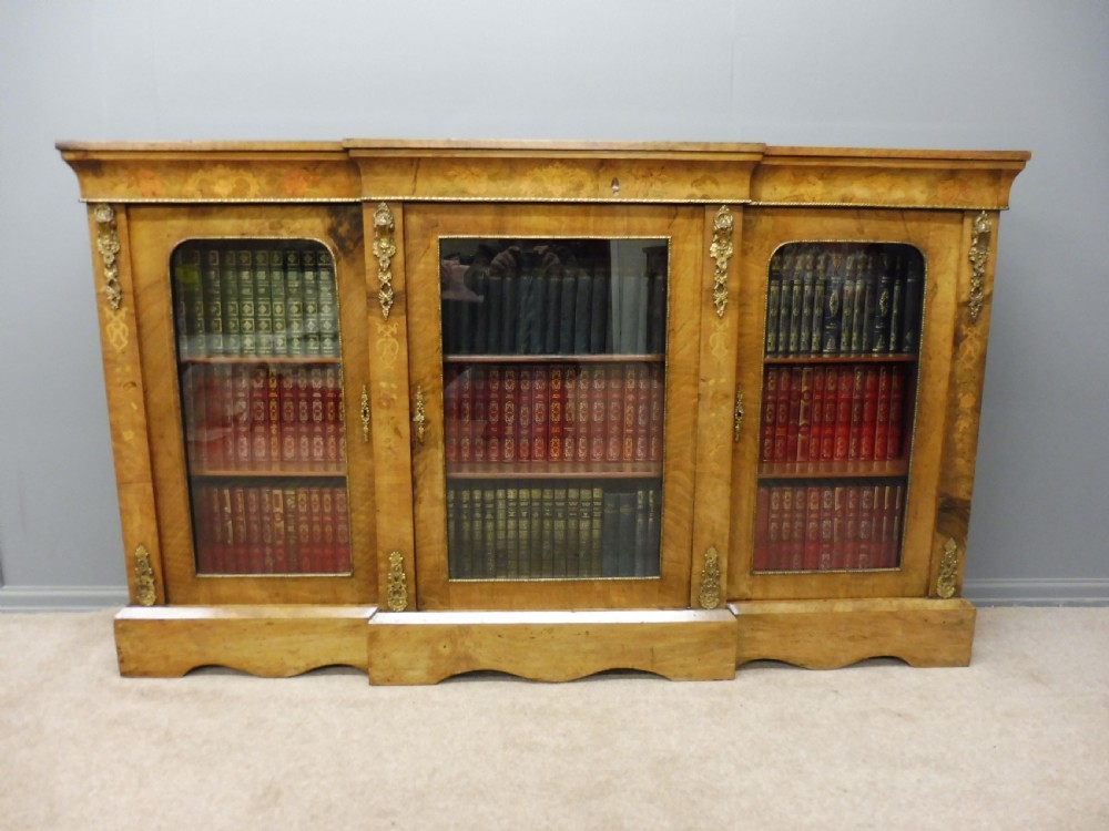 VICTORIAN FIGURED WALNUT BREAKFRONT BOOKCASE View II