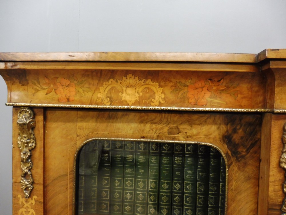 VICTORIAN FIGURED WALNUT BREAKFRONT BOOKCASE View VIII