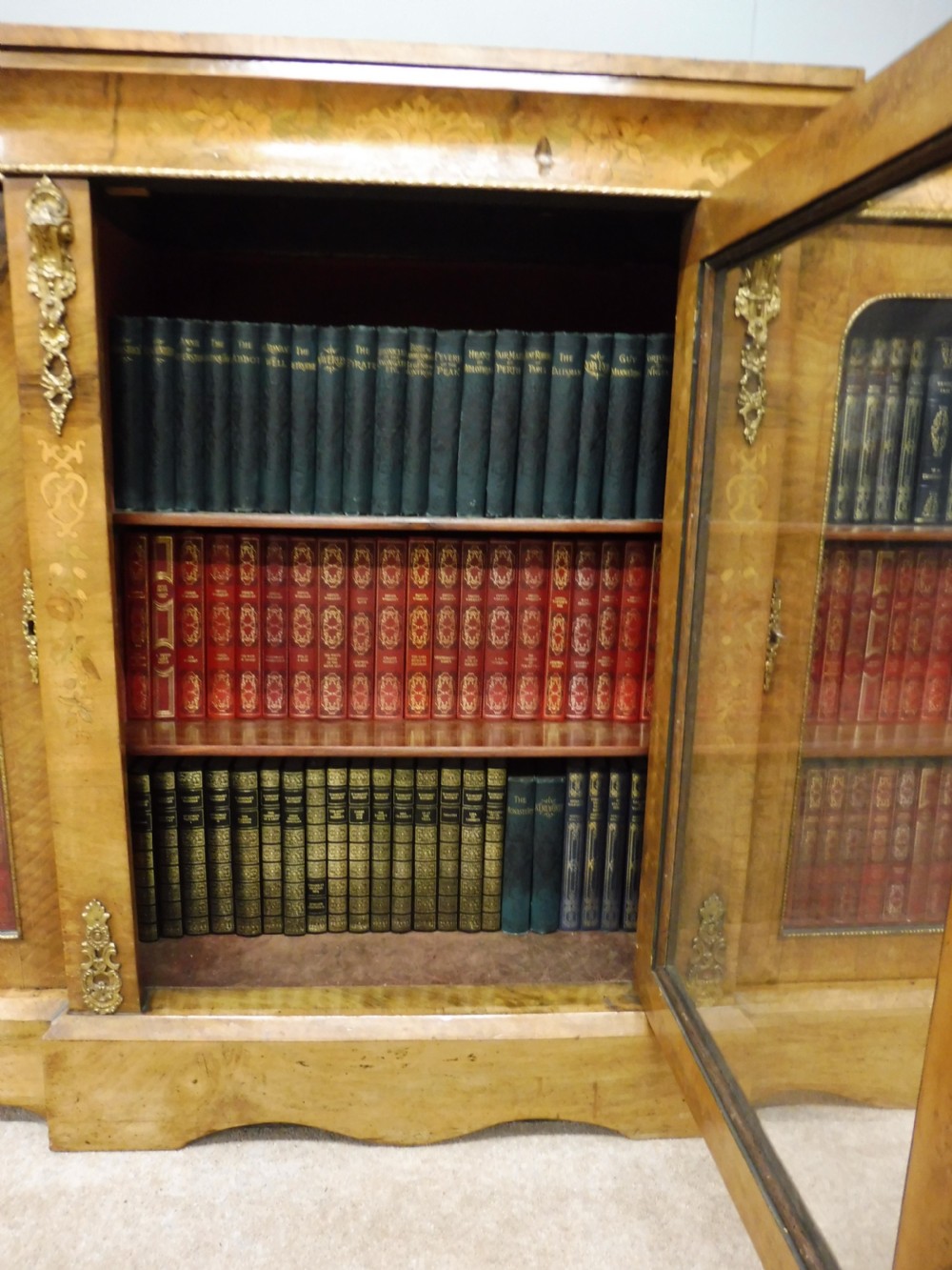 VICTORIAN FIGURED WALNUT BREAKFRONT BOOKCASE View XIV