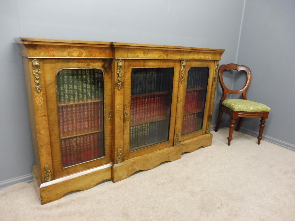 VICTORIAN FIGURED WALNUT BREAKFRONT BOOKCASE View XV