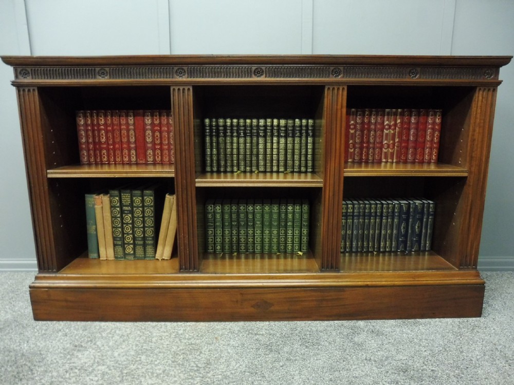 EDWARDIAN MAHOGANY LOW OPEN BOOKCASE