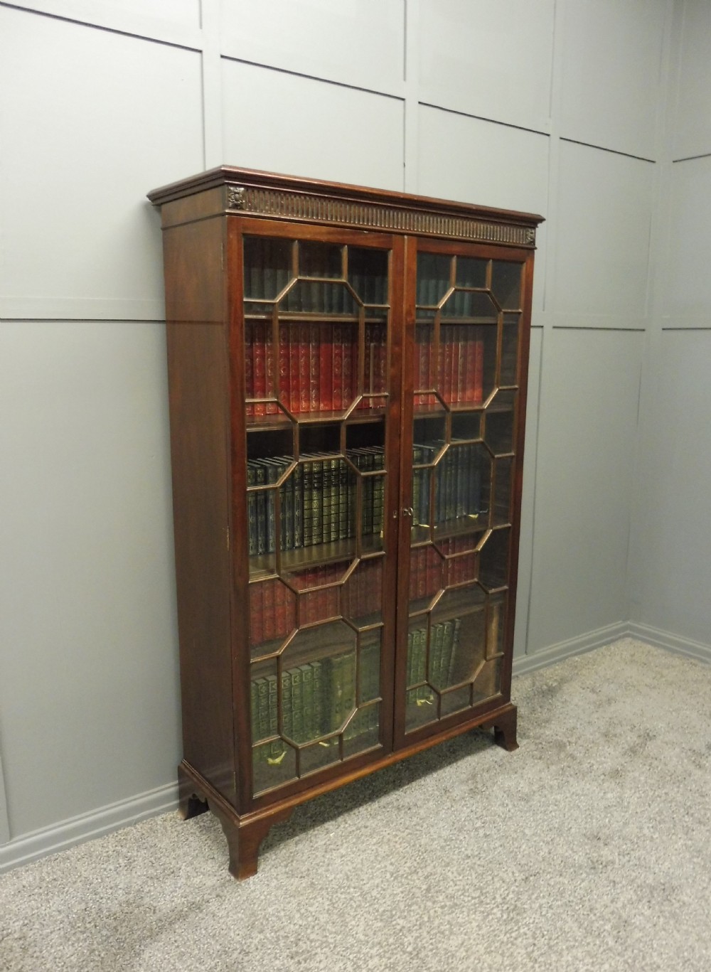 GOOD QUALITY EDWARDIAN MAHOGANY BOOKCASE View VII