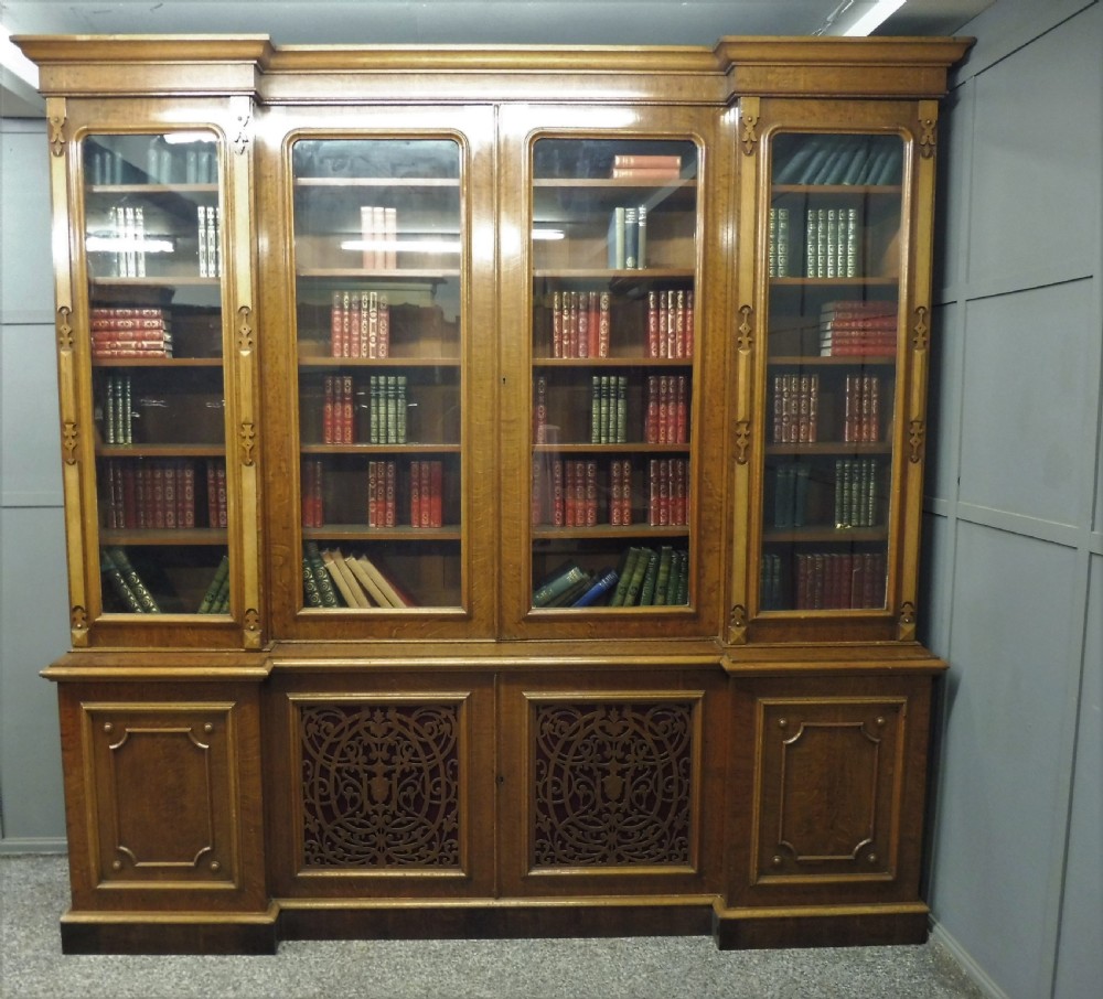 LARGE VICTORIAN OAK BREAKFRONT BOOKCASE
