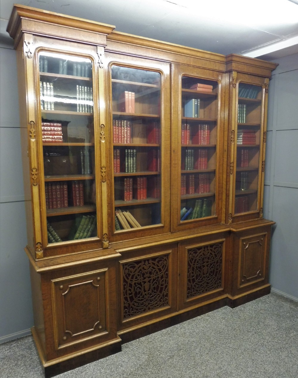 LARGE VICTORIAN OAK BREAKFRONT BOOKCASE View II