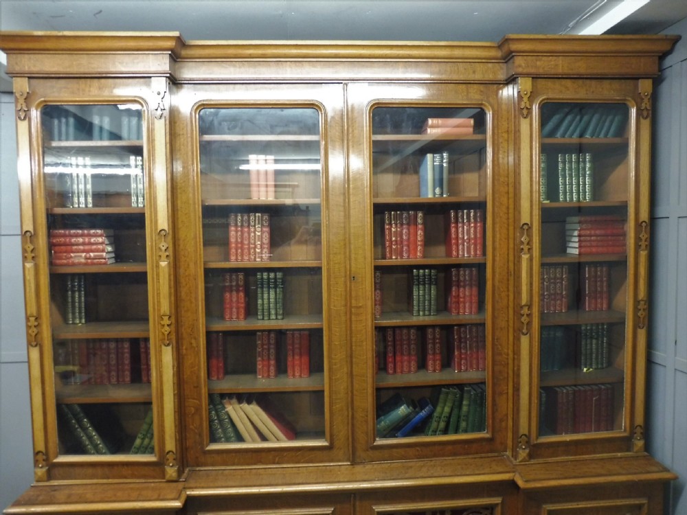 LARGE VICTORIAN OAK BREAKFRONT BOOKCASE View VI