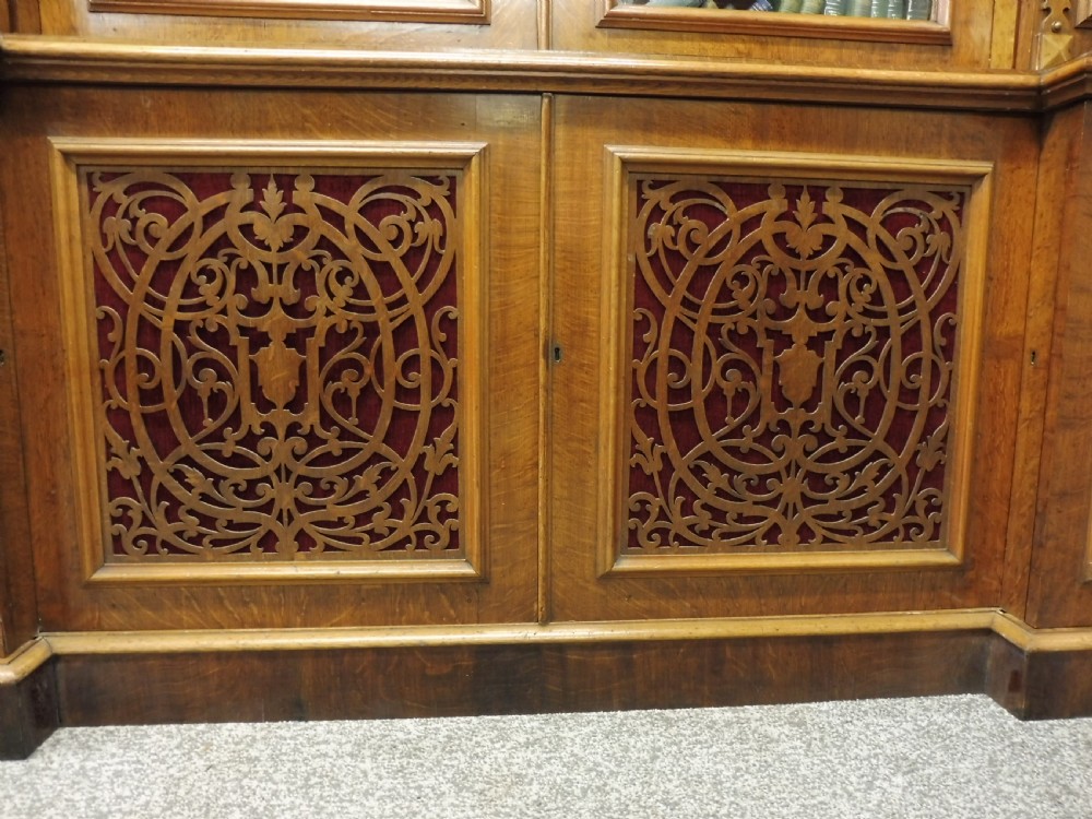 LARGE VICTORIAN OAK BREAKFRONT BOOKCASE View VIII