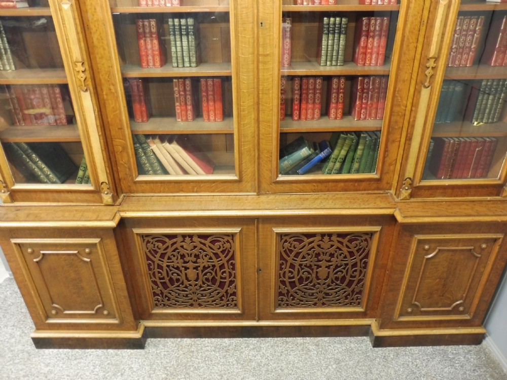 LARGE VICTORIAN OAK BREAKFRONT BOOKCASE View X