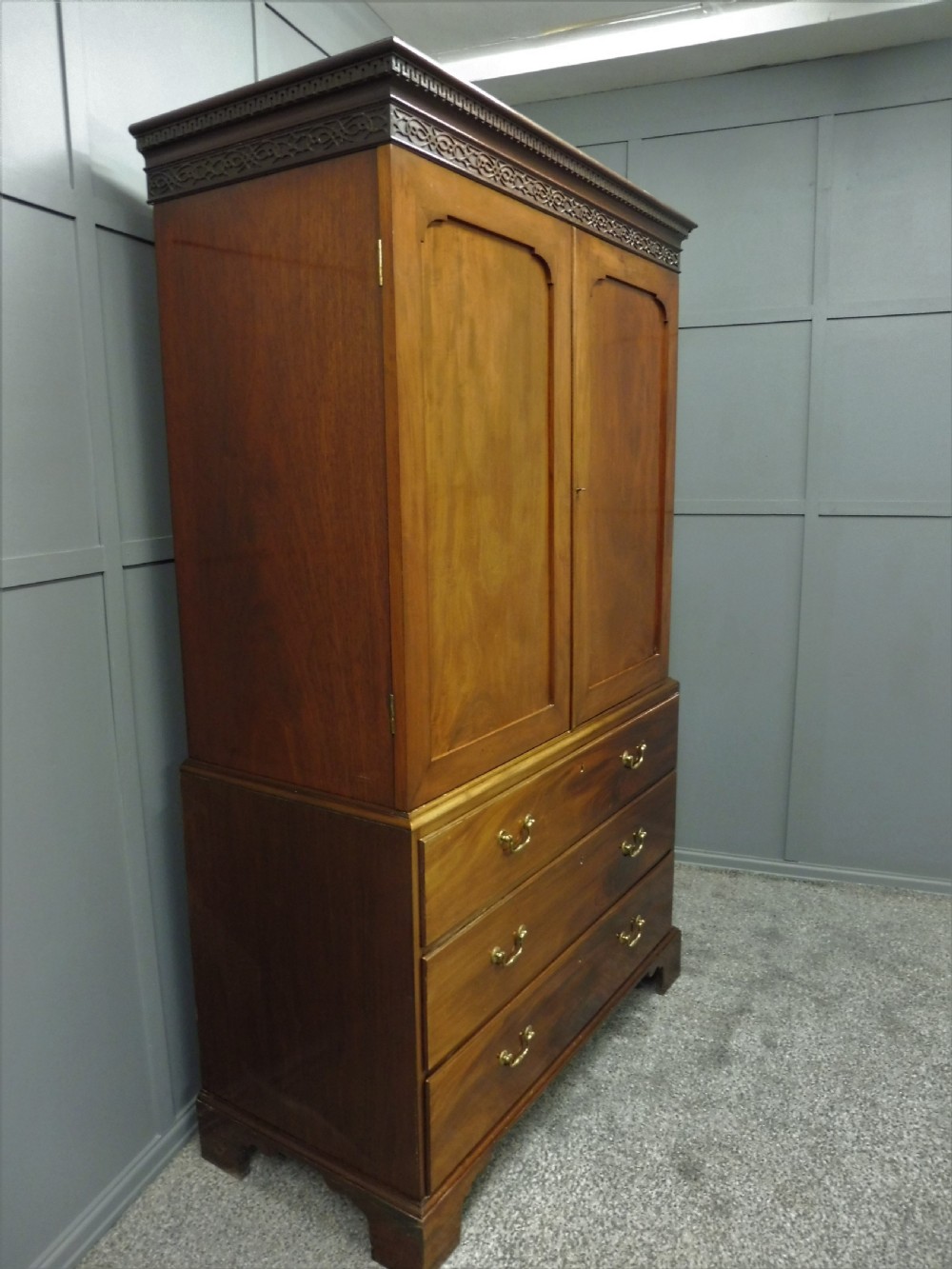 19TH CENTURY MAHOGANY PRESS CUPBOARD View II