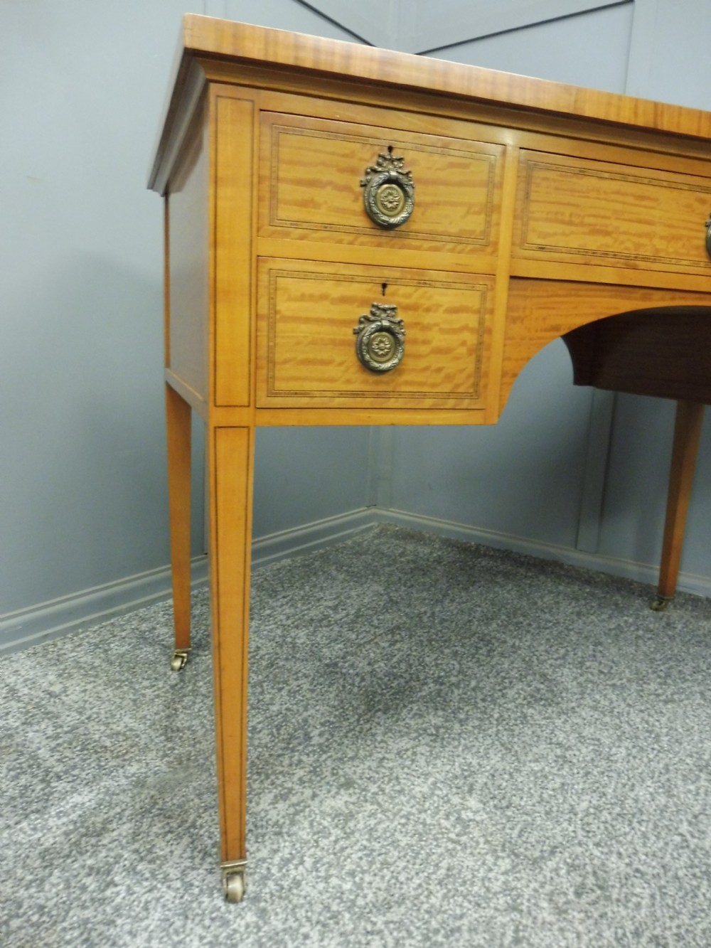 EDWARDIAN SATINWOOD WRITING DESK View XII