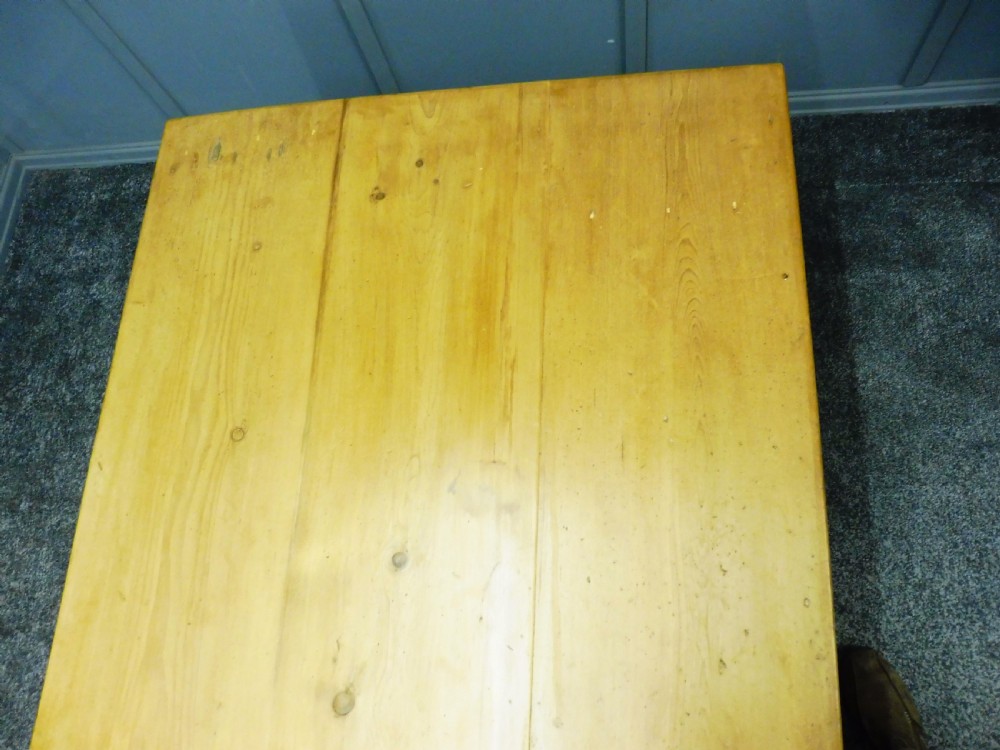 LARGE ANTIQUE PINE FARMHOUSE TABLE View V