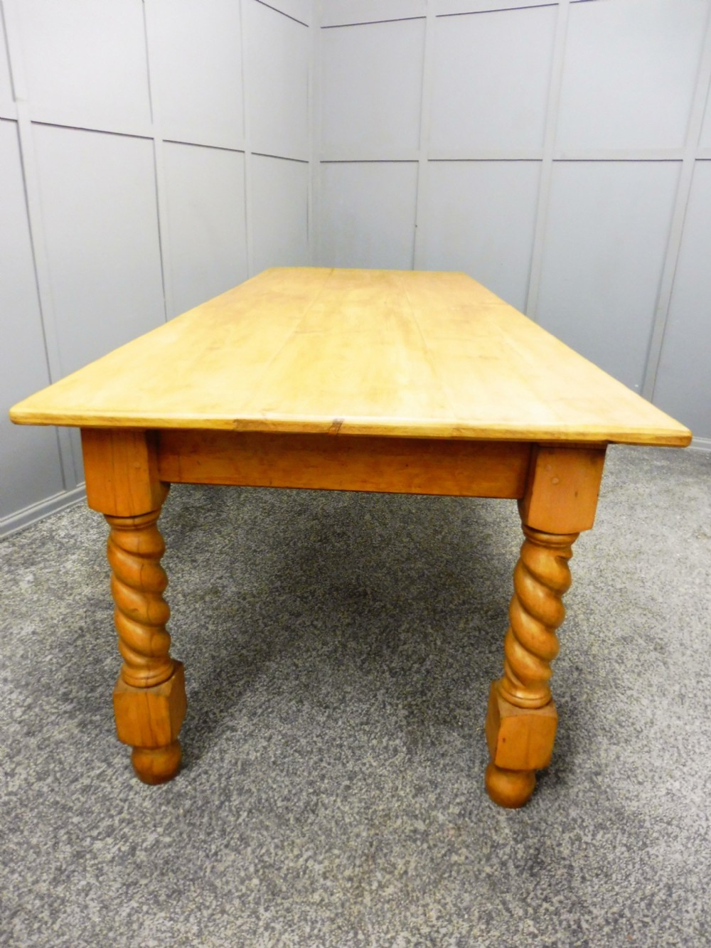 LARGE ANTIQUE PINE FARMHOUSE TABLE View VII