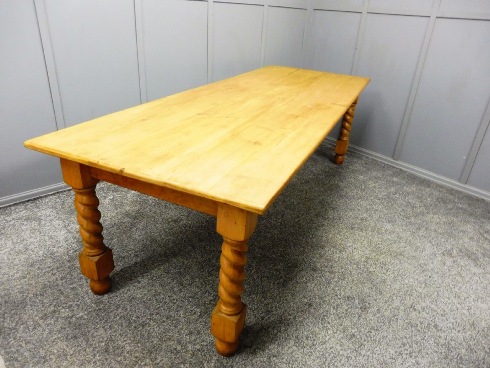 LARGE ANTIQUE PINE FARMHOUSE TABLE View IX